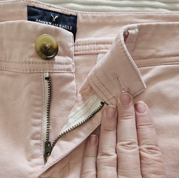 American Eagle Women's Pink Shorts Midi Size 8 - Picture 3 of 7